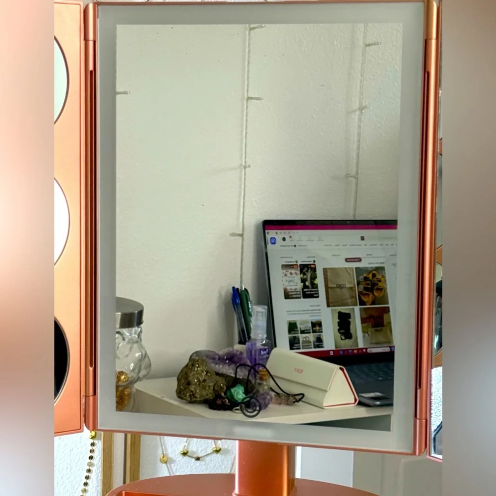 Mirrorvana Cosmetic Mirror